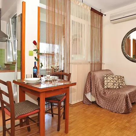 Apartment Old Town Ii *