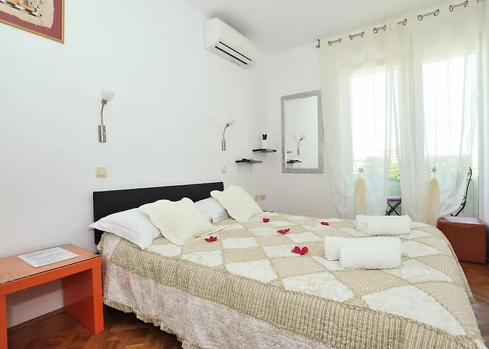 Old Town Ii Apartment